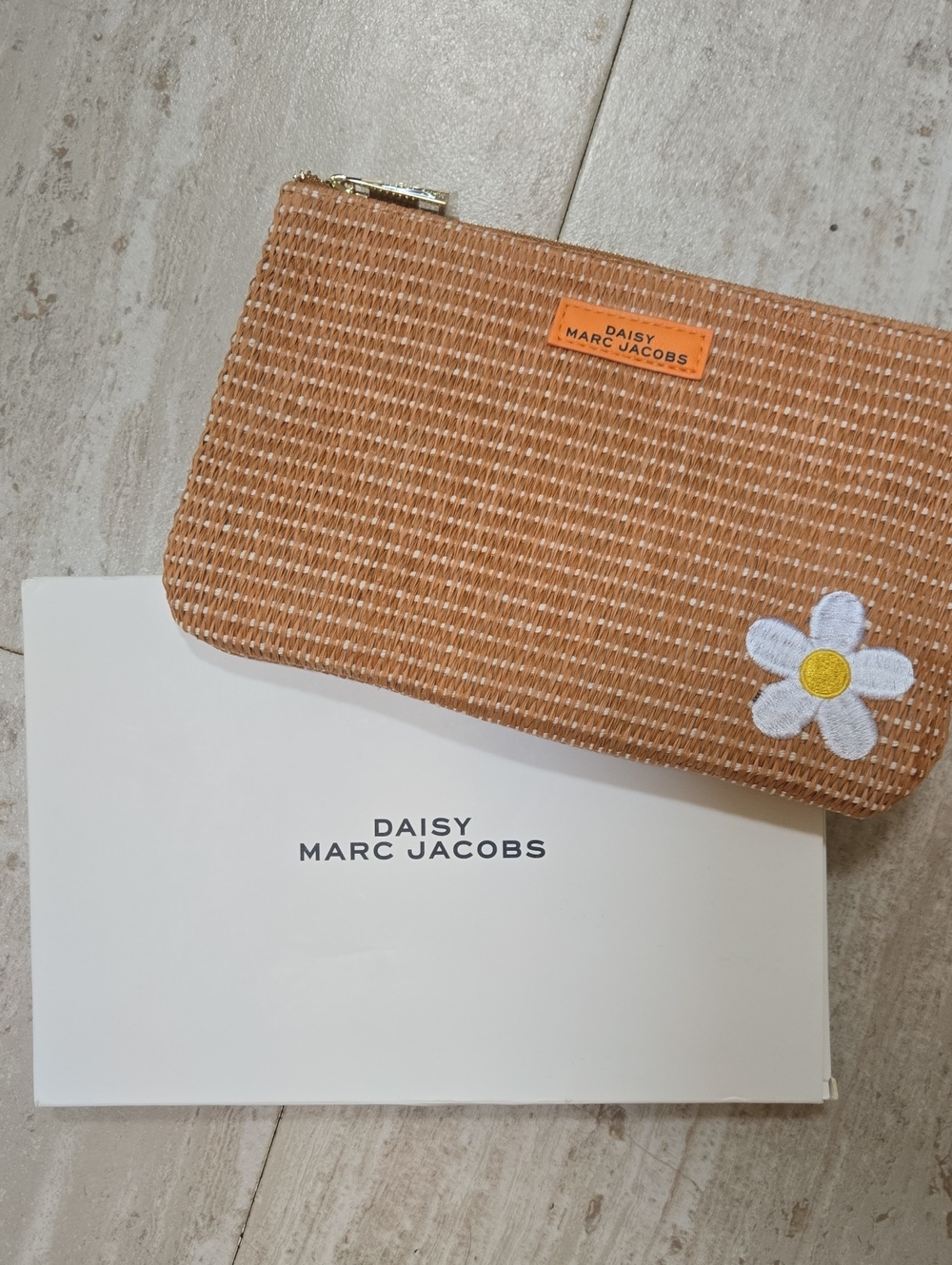 New Daisy Marc Jacobs Zipper Pouch